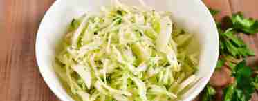 Зелений салат з капусти і огірка