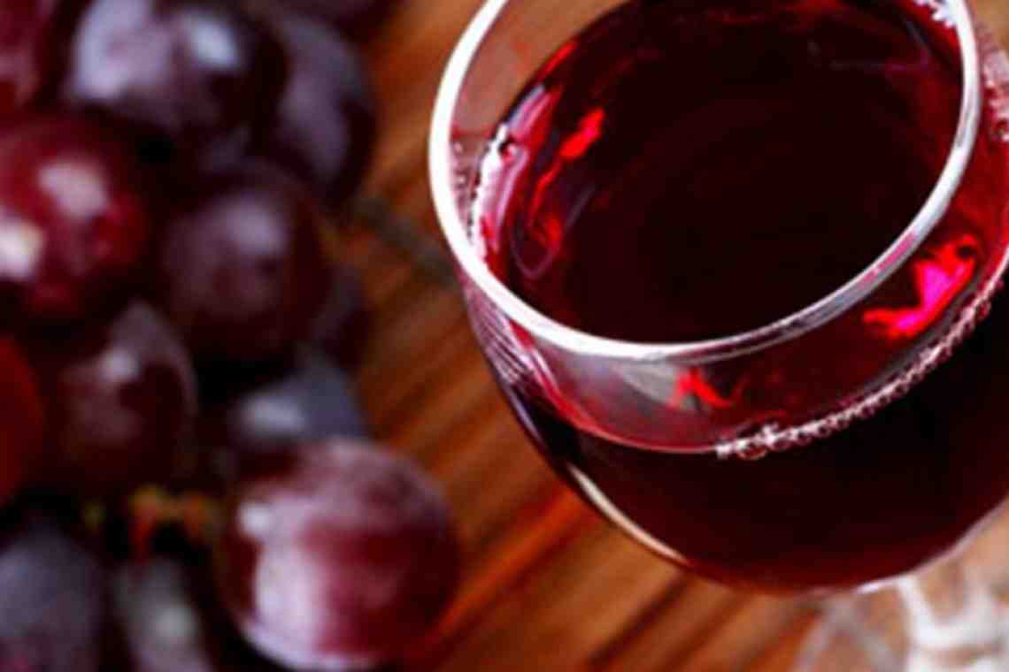 Красное вино ароматное