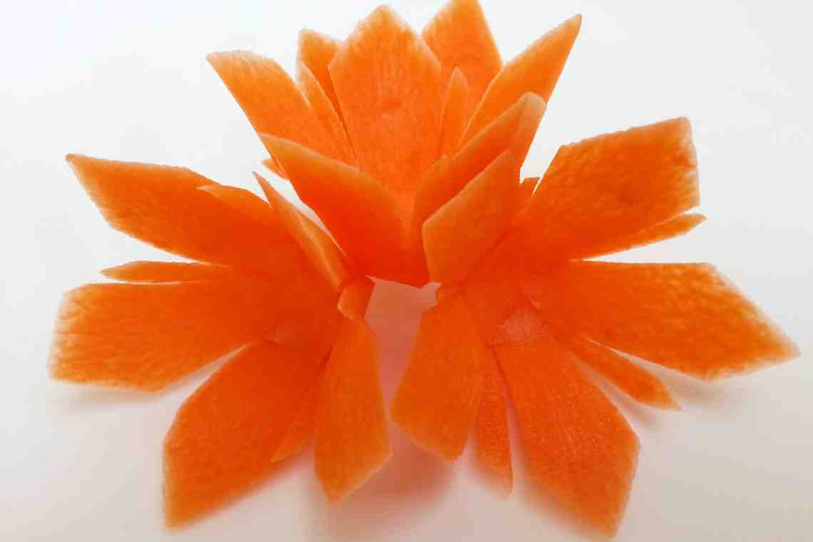 Как из моркови вырезать эффектные украшения для салатов (делюсь технологией)