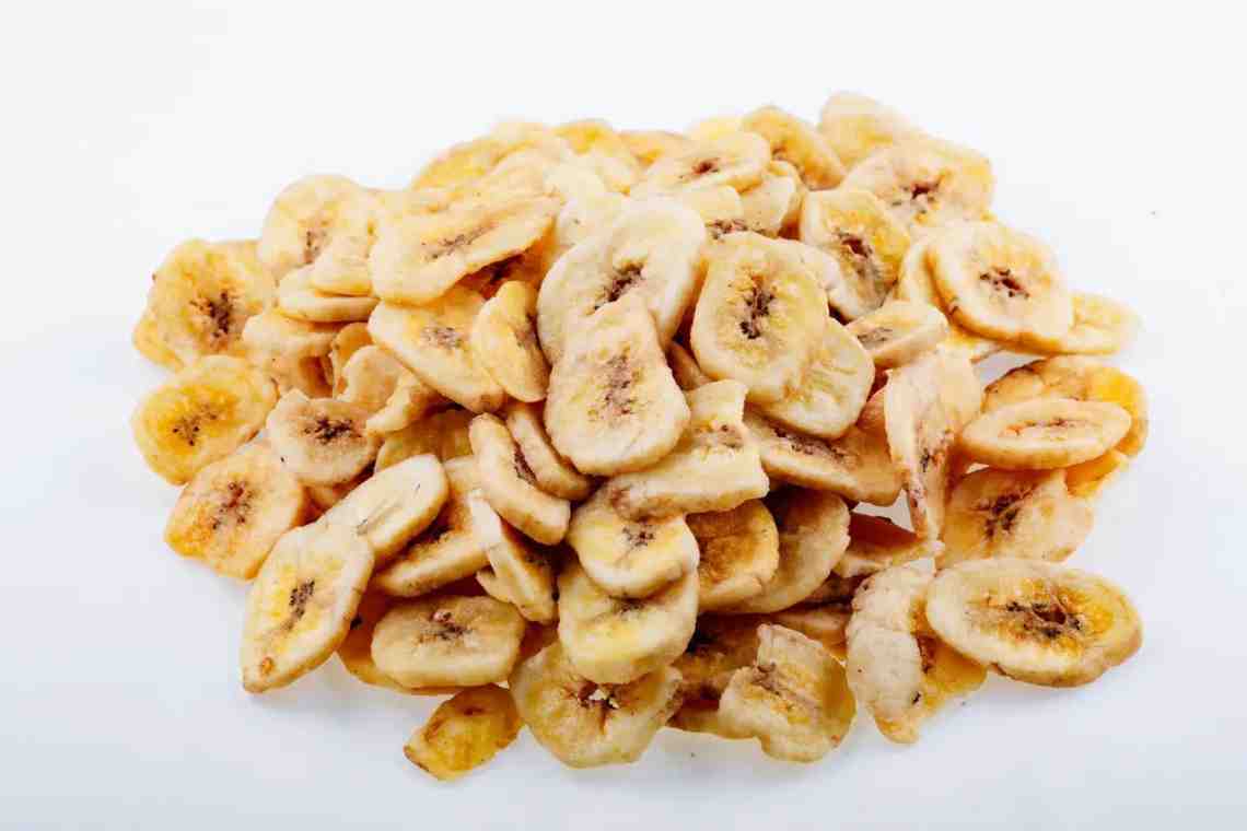 Банановые чипсы: польза и вред, состав, свойства, калорийность