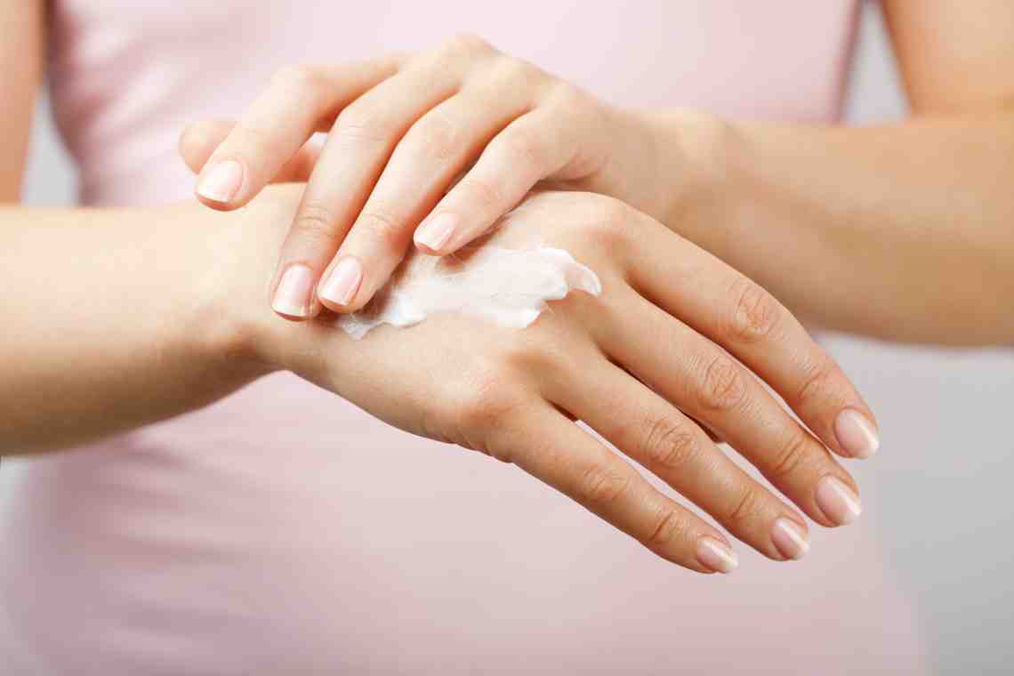 Как ухаживать за кожей рук зимой?