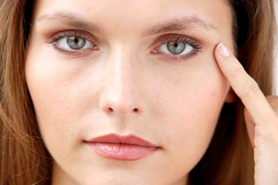 Тонкая материя: как ухаживать за кожей вокруг глаз?