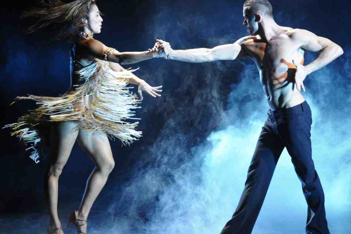 Танцы: красивое тело в зажигательном ритме