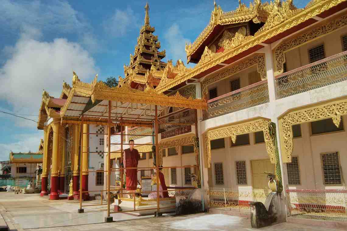 Непальская Пагода Мира