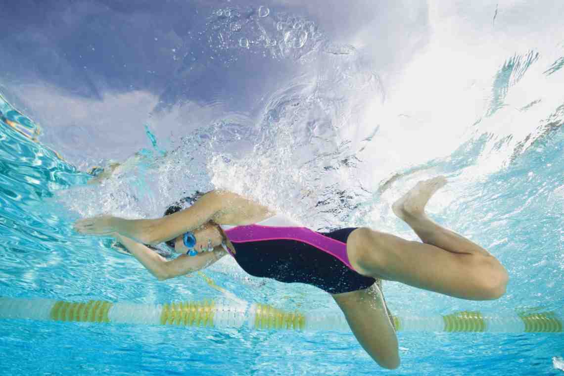 Как научиться плавать брасом