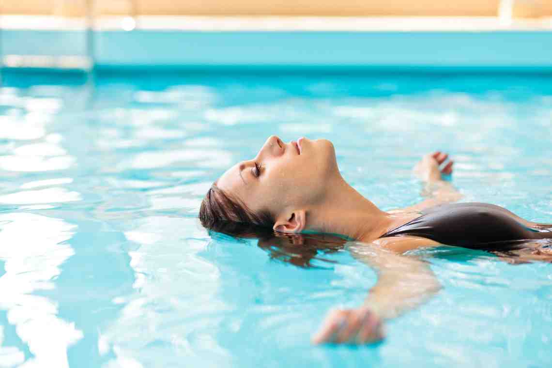 Худеем в бассейне: 5 секретов красоты