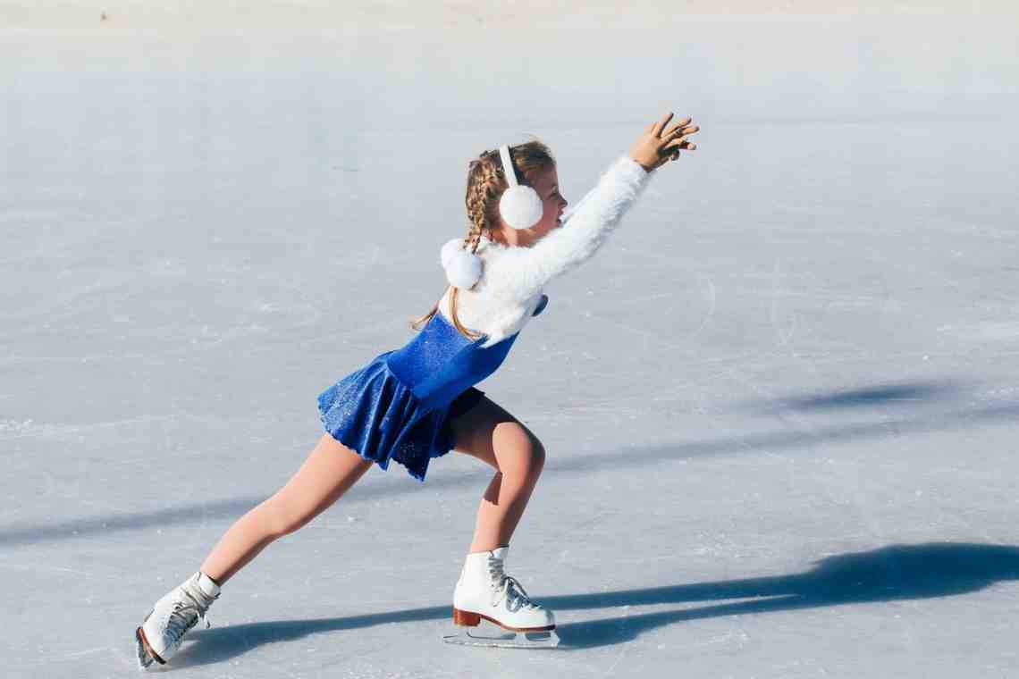 Как делать ласточку на коньках