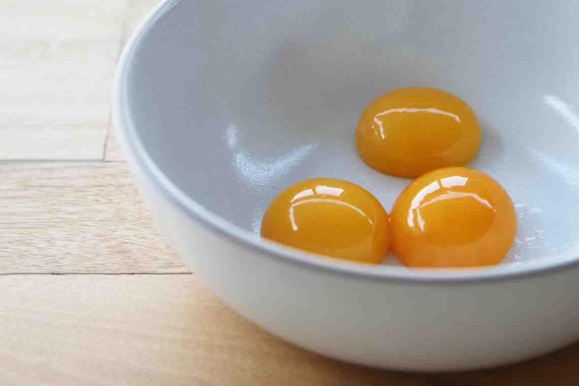 Что полезнее - белок или желток? Вся правда о курином яйце