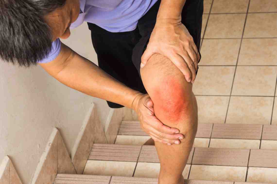 Травма колена при падении: лечение и восстановление