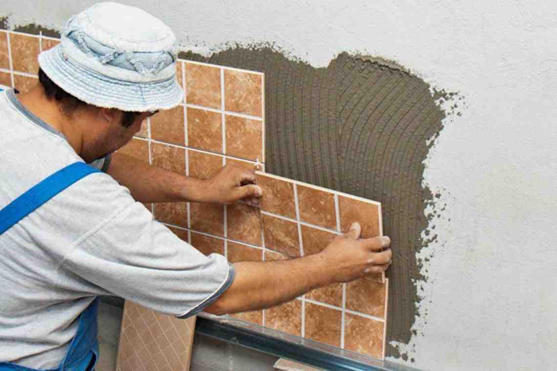 Как положить плитку на стены