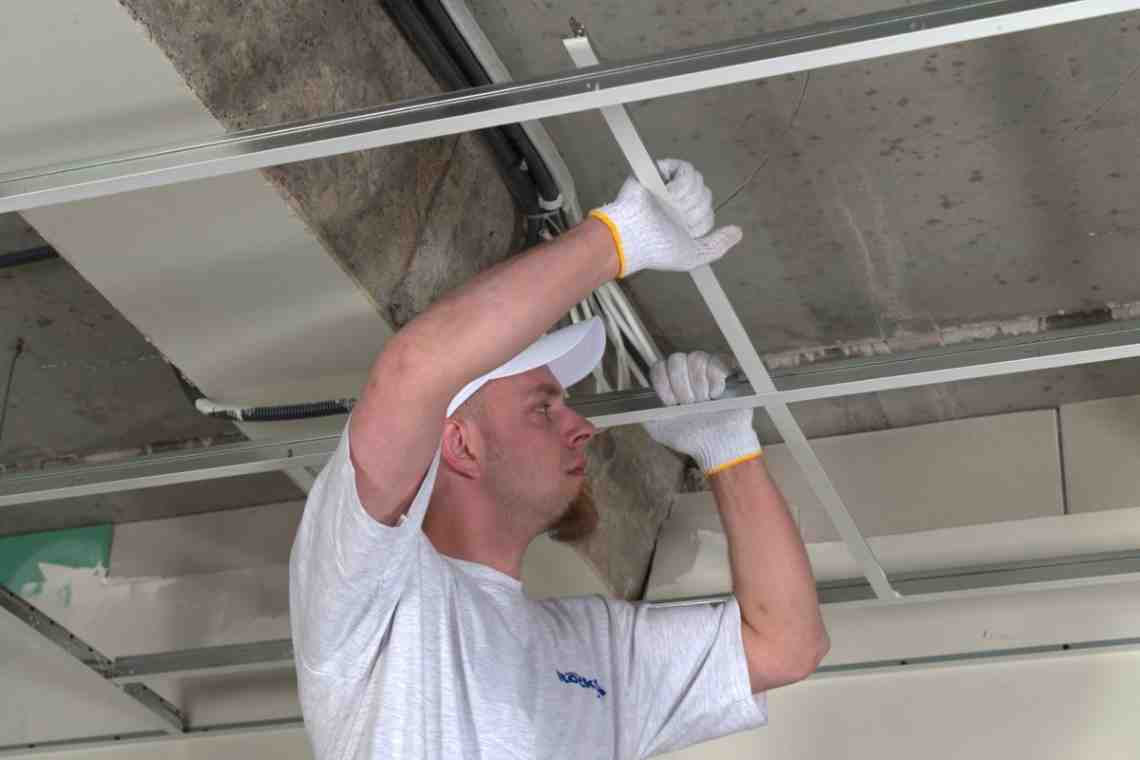 Как устанавливать навесные потолки