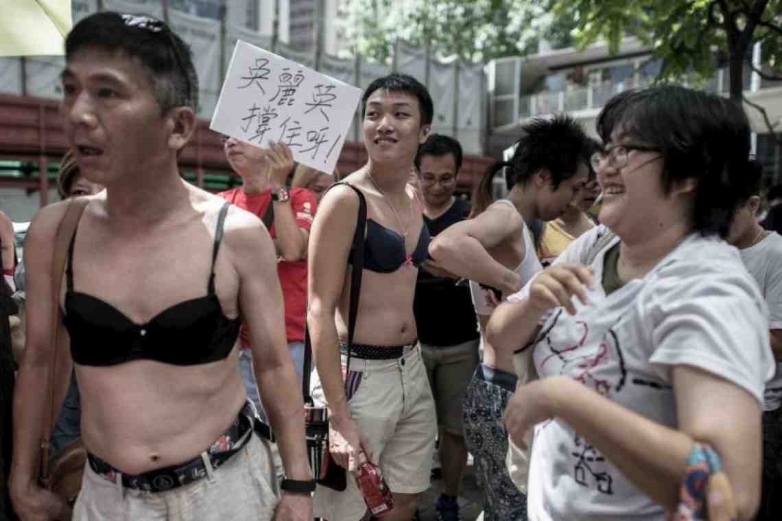 В Китае есть кафе, которое предлагает скидки женщинам с большой грудью