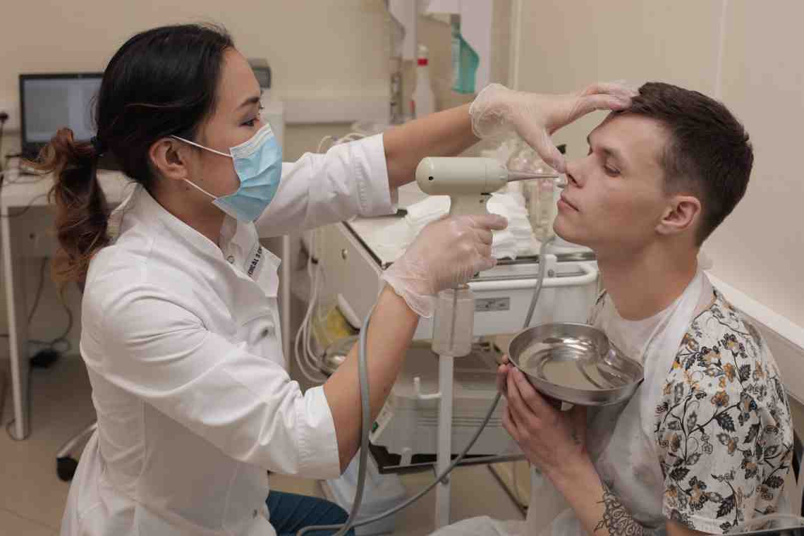 Опухоли носа: возможные причины, симптомы, проведение диагностики и лечение