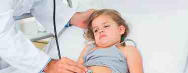 Острый живот у ребенка: признаки, причины, лечение