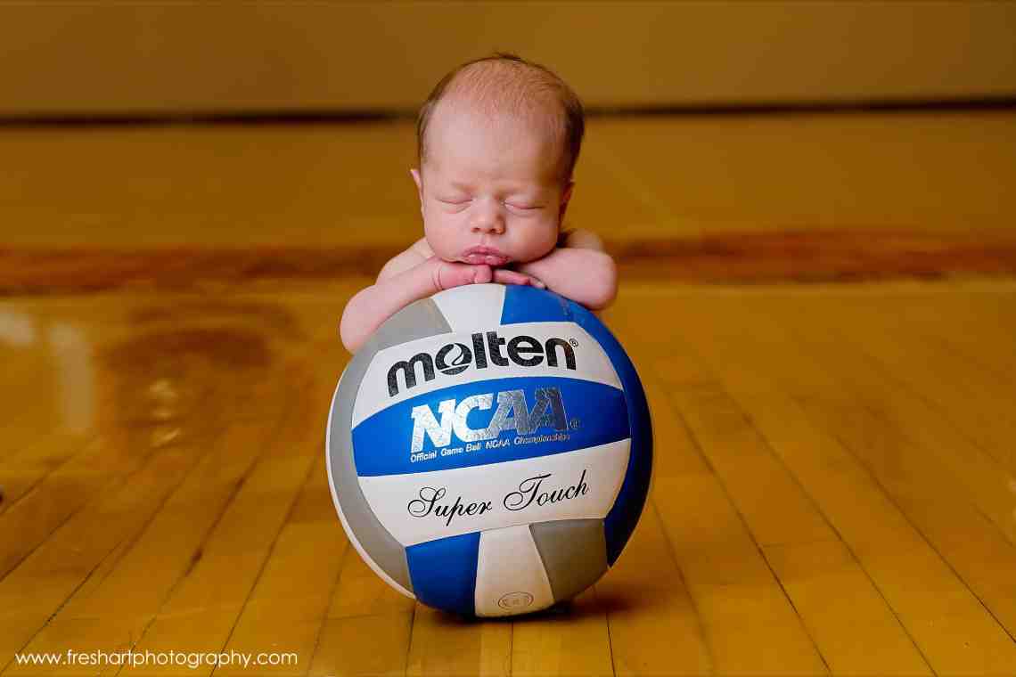 Мяч для новорожденных: спорт с первых дней жизни