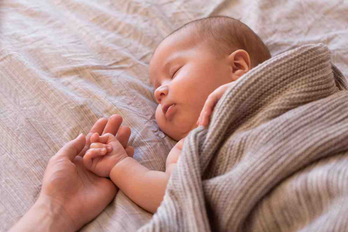 Как научить ребенка засыпать без груди