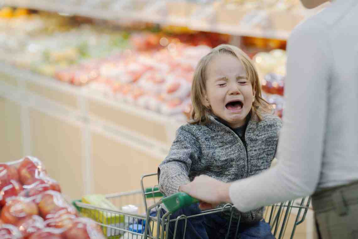 Что делать, если ребенок капризничает в магазине