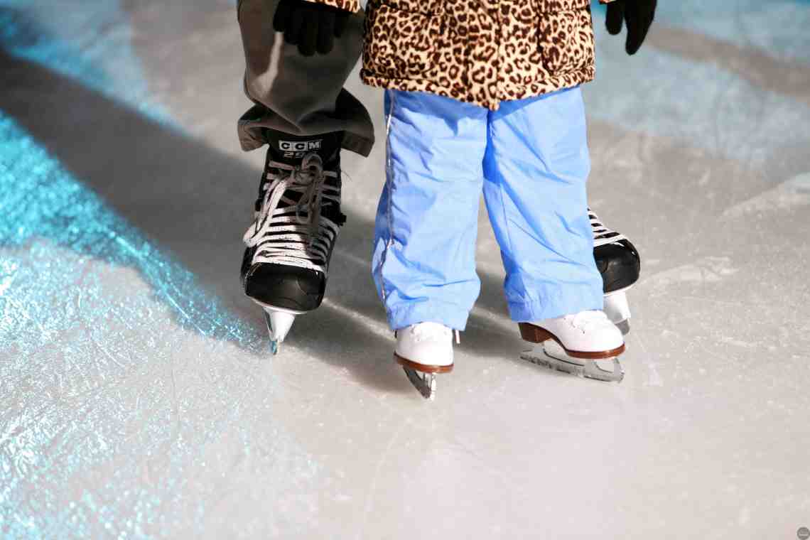 Как научить детей кататься на коньках