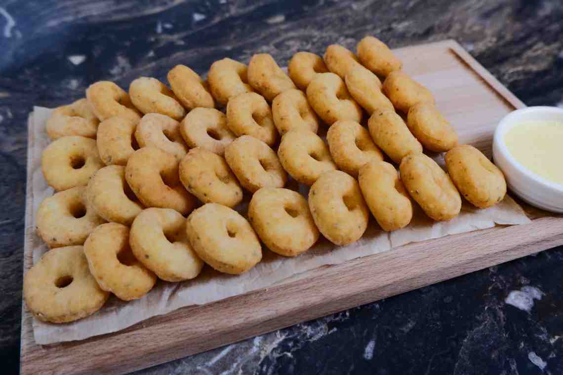 Готовим сырные пончики: подробный рецепт
