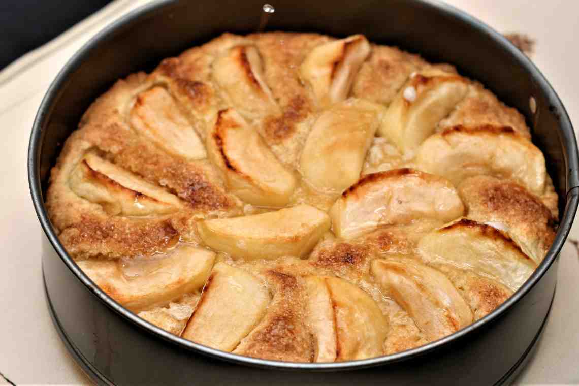 Видео пирога с яблоками и корицей в духовке рецепт