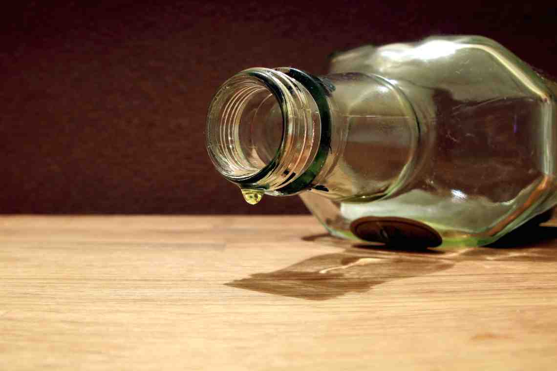 Почему нельзя ставить пустую бутылку на стол