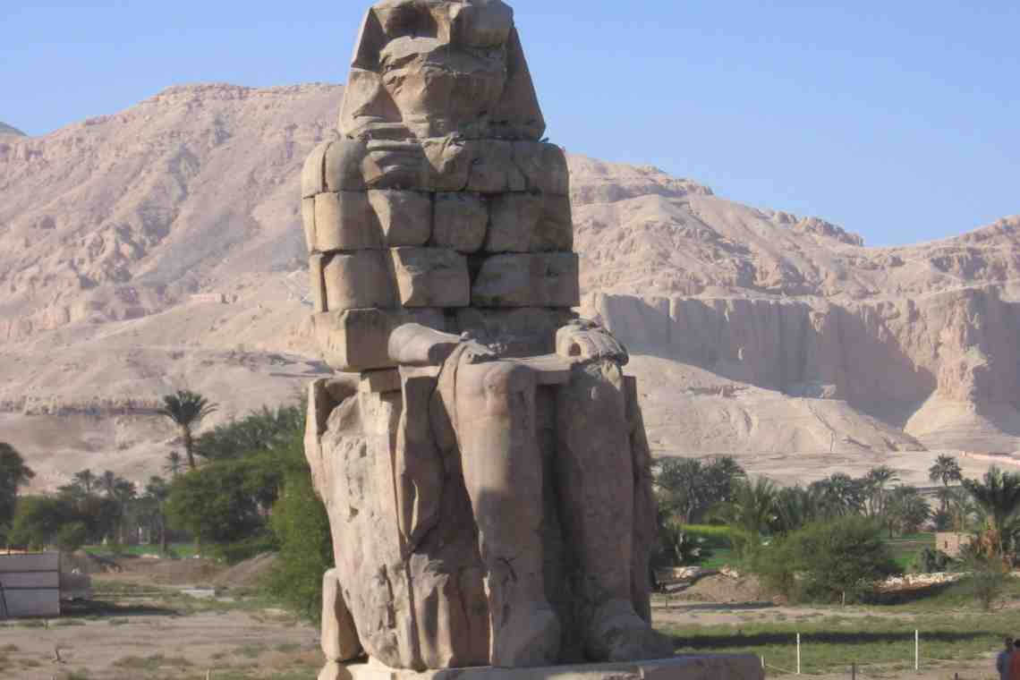 Колоссы Египта