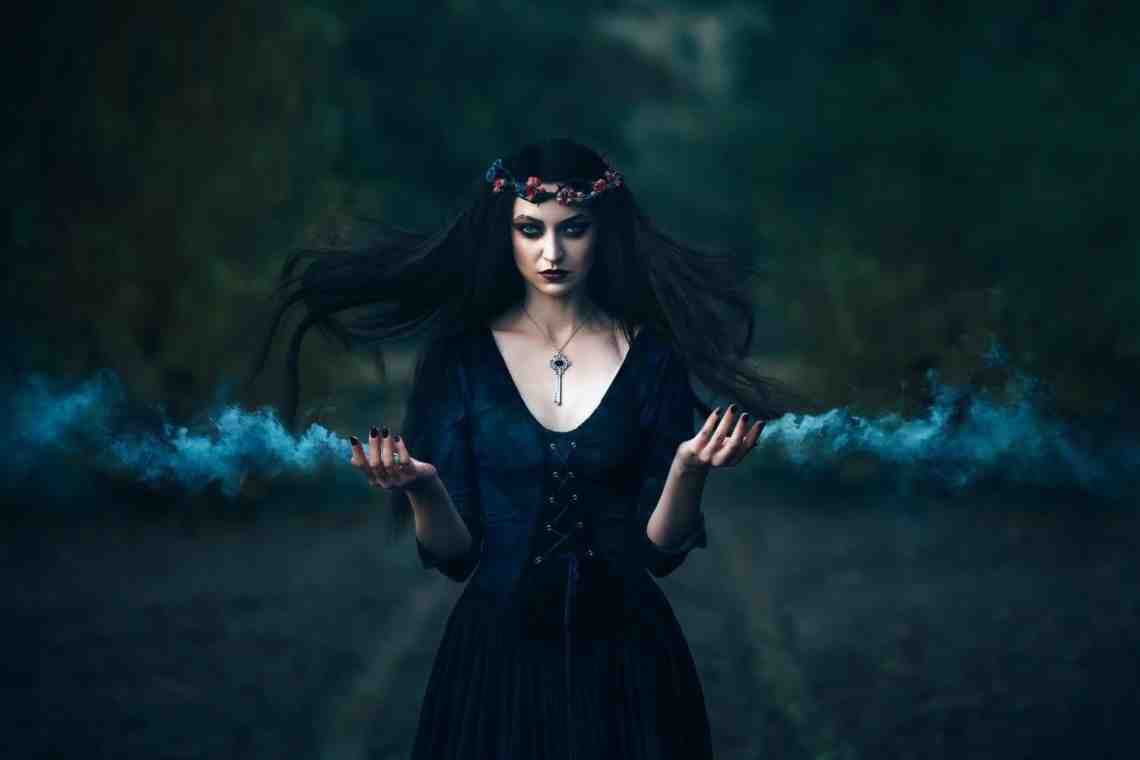 7 способностей, которые выдают в женщине скрытую ведьму