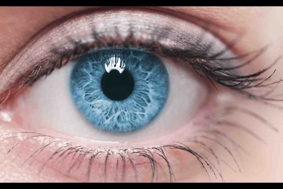 Серые глаза: энергетика, характер и цвета, приносящие удачу
