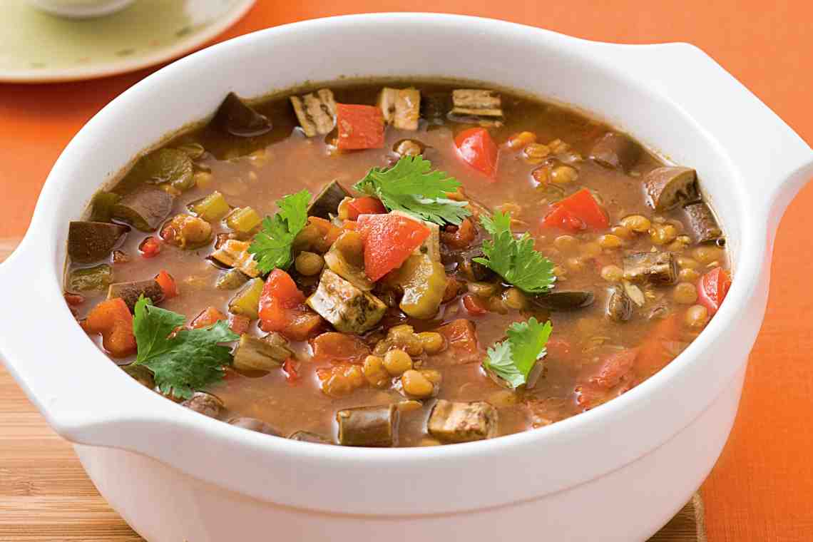 Суп с мясом: рецепт с баклажанами и ребрышками