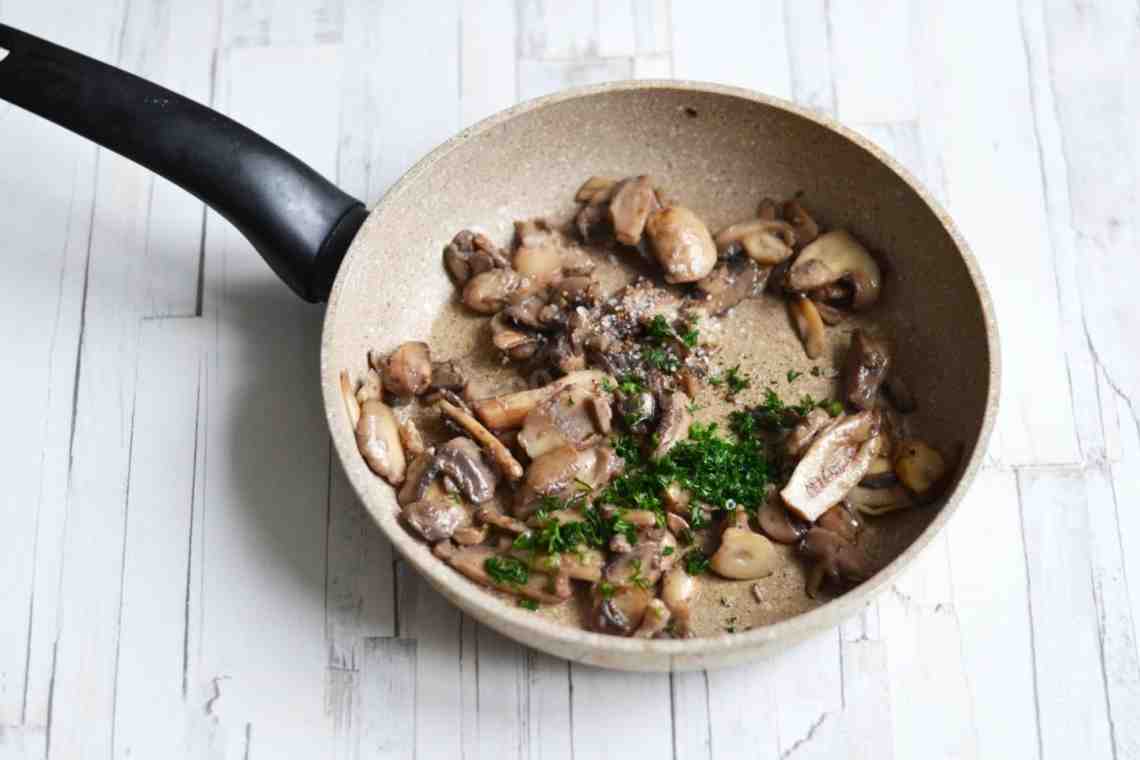 Гуляш грибной: рецепты из шампиньонов и белых грибов