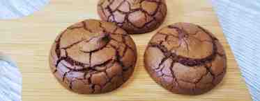 Как испечь шоколадное печенье с трещинками?