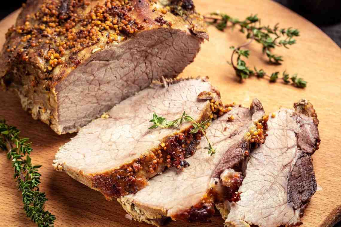Свинина, запеченная в фольге в духовке: рецепты и особенности приготовления