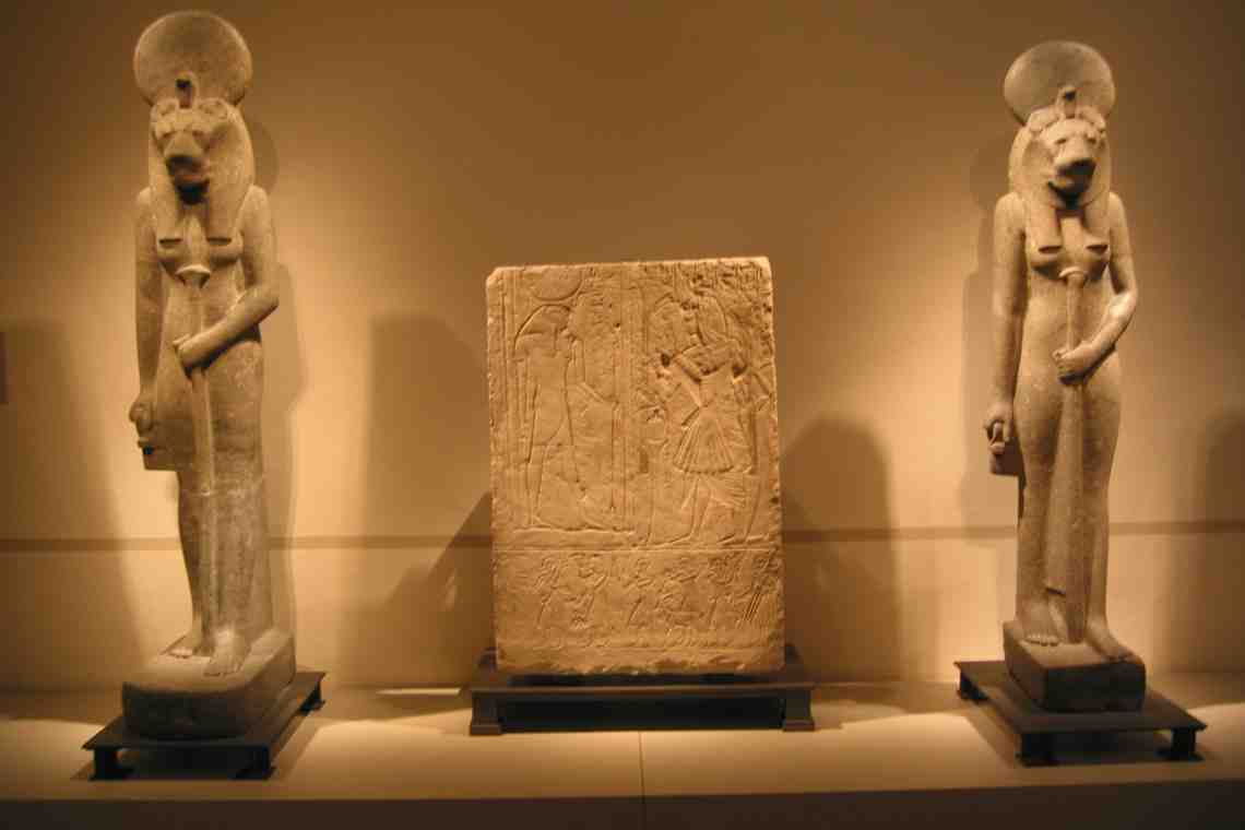 Богиня Тефнут: история, описание и интересные факты
