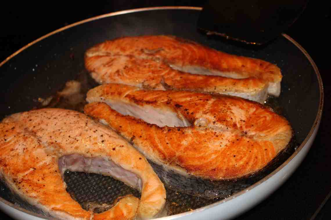 Жареная красная рыба на сковороде: рецепт приготовления со сливками, полезные советы
