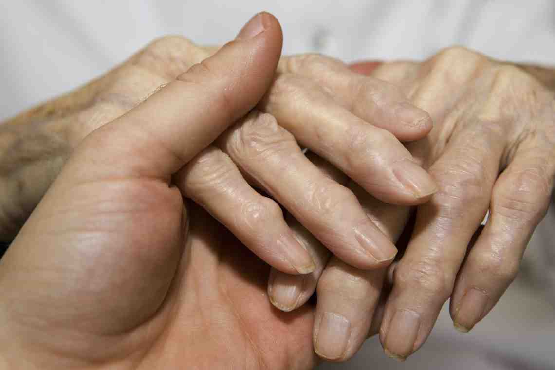 Артрит пальцев рук: лечение, причины, симптомы