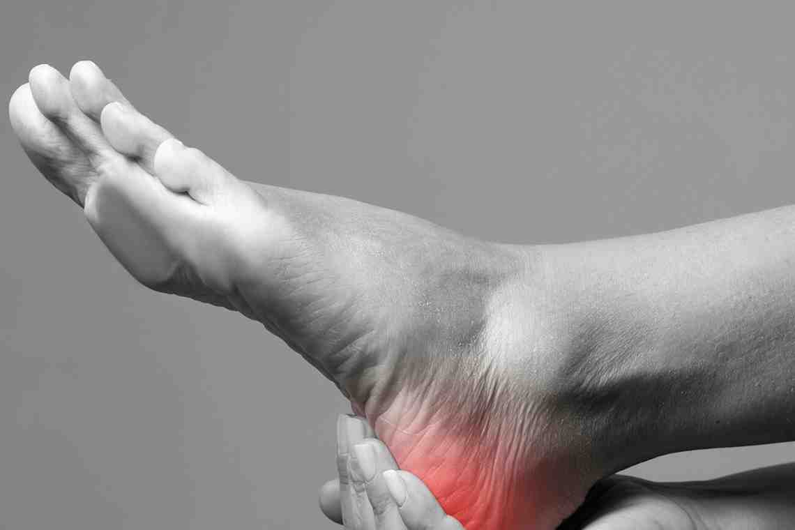 Почему горят ступни ног: причины и лечение