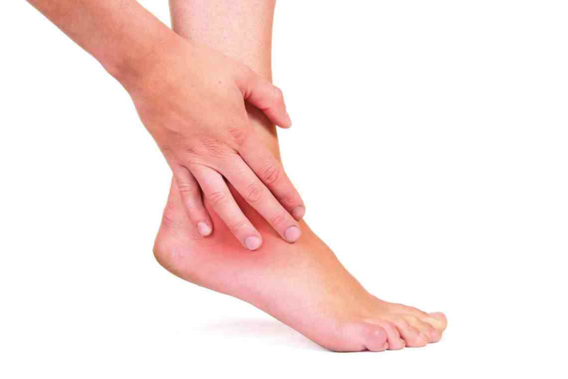 Артрит суставов стопы: причины, признаки и лечение