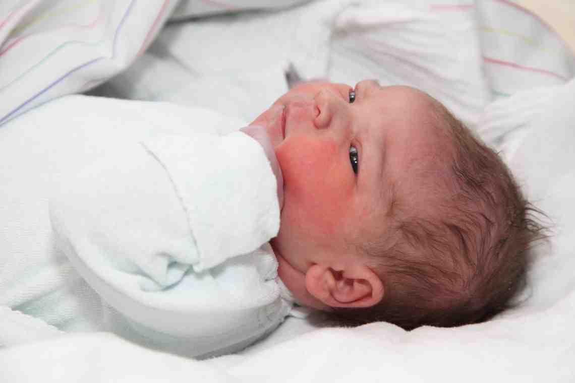 Стафилококк у новорожденных: причины появления и лечение