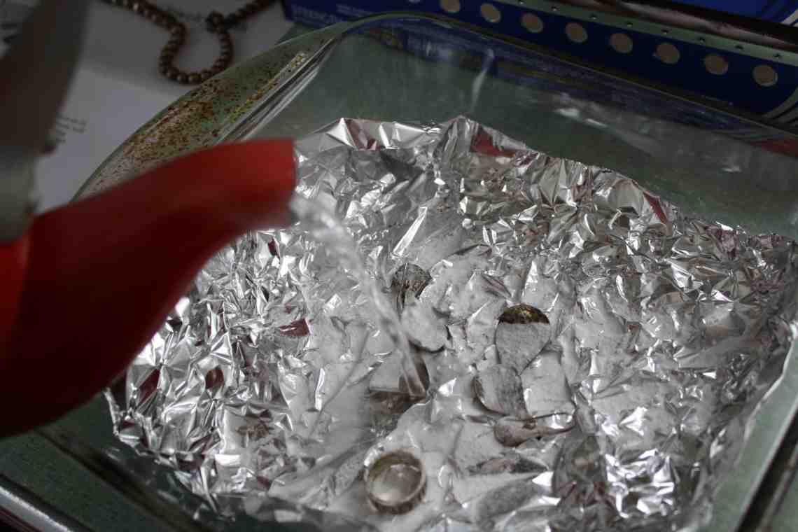 Как почистить серебро народными средствами