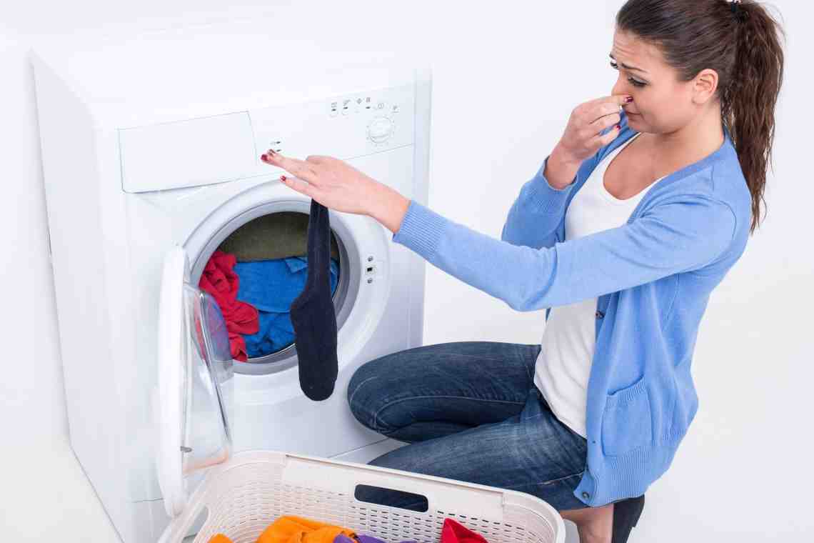 Как избежать появления неприятного запаха в стиральной машине