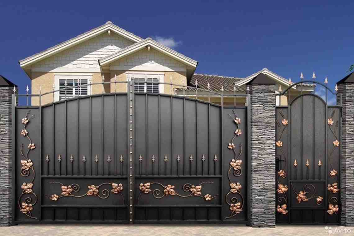 Какие ворота для частного дома выбрать