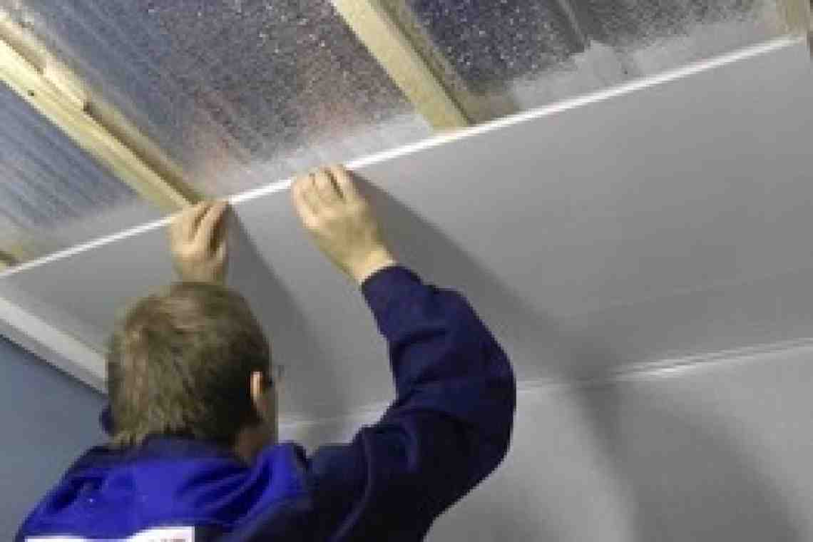 Как установить потолок в ванной
