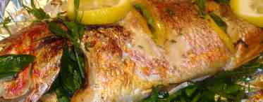 Традиционные рецепты: запекаем рыбу в фольге в духовке