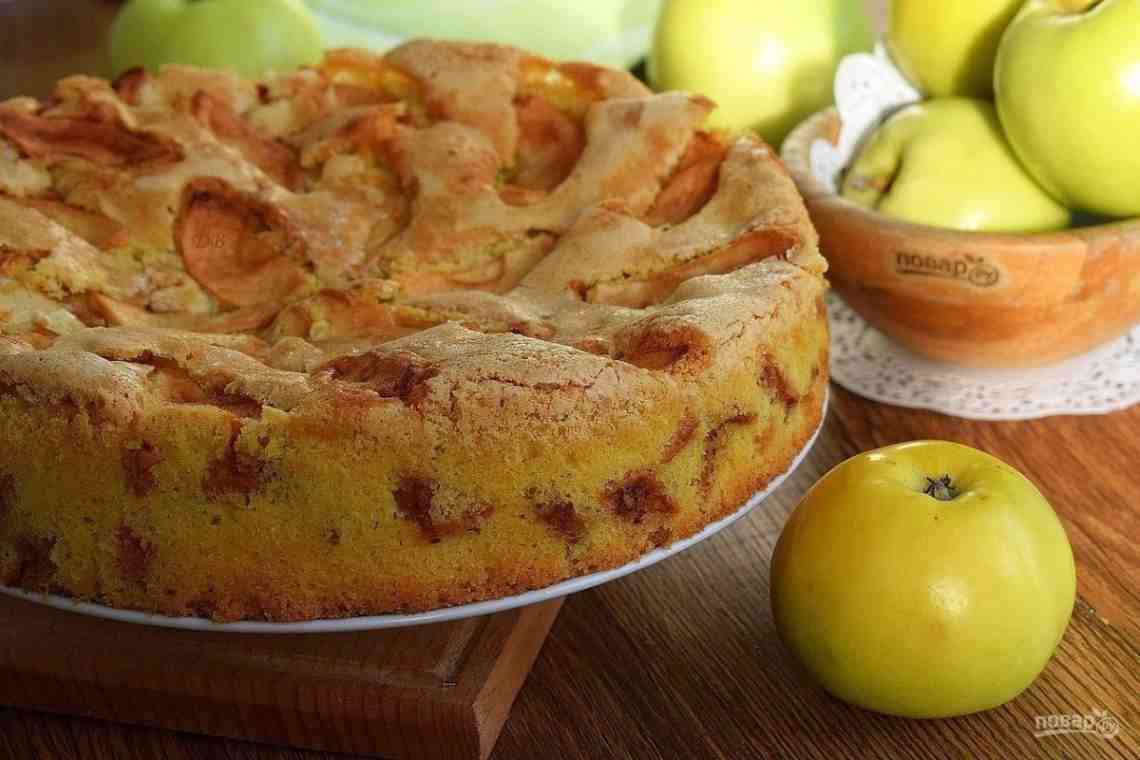 Ленивая шарлотка с яблоками: ингредиенты, рецепт, советы по приготовлению