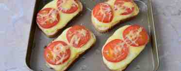 Как приготовить горячий бутерброд с сыром и помидорами?