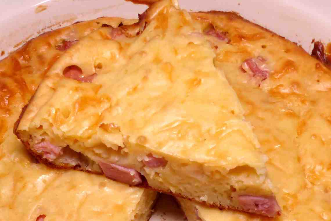 Заливной пирог с колбасой и сыром: рецепт