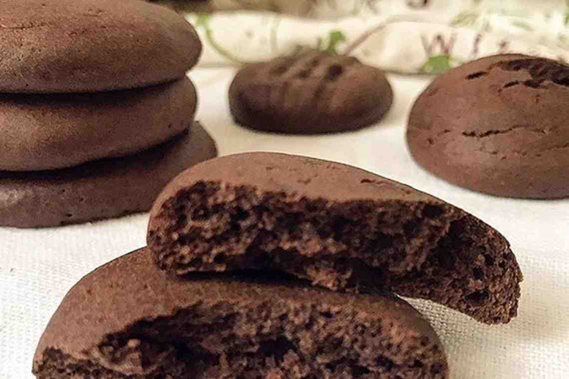 Печенье шоколадное с шоколадной крошкой: состав, способ приготовления и лучшие рецепты