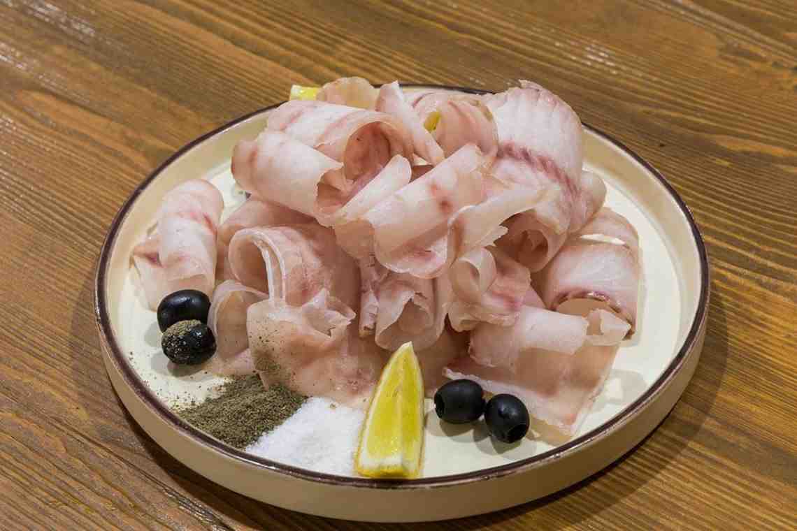 Блюда из сырой рыбы (сугудай, сашими, строганина): рецепты и правила подачи
