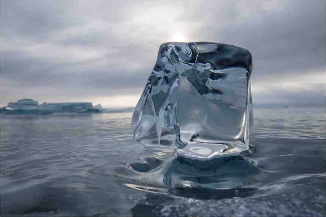 "Какая энергия превращает воду в лед или, в твердое состояние"