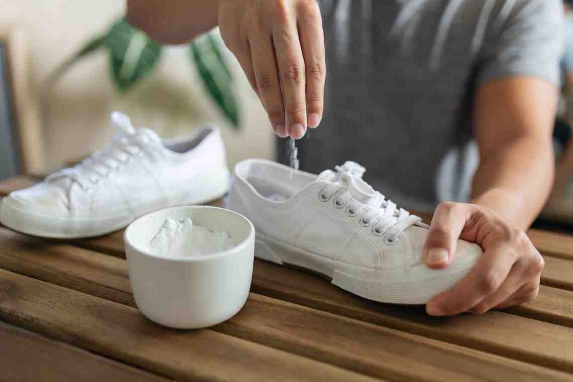 Как убрать запах в туфлях